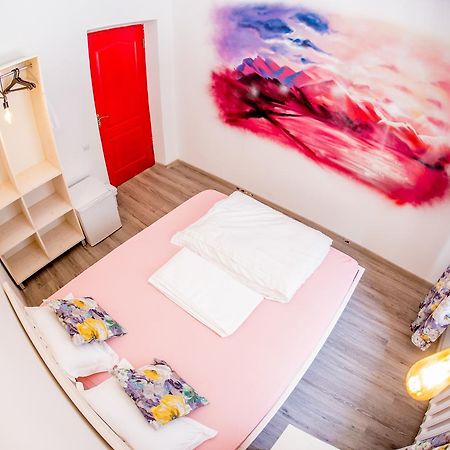West Point Soul Hostel อัลมาตี ภายนอก รูปภาพ