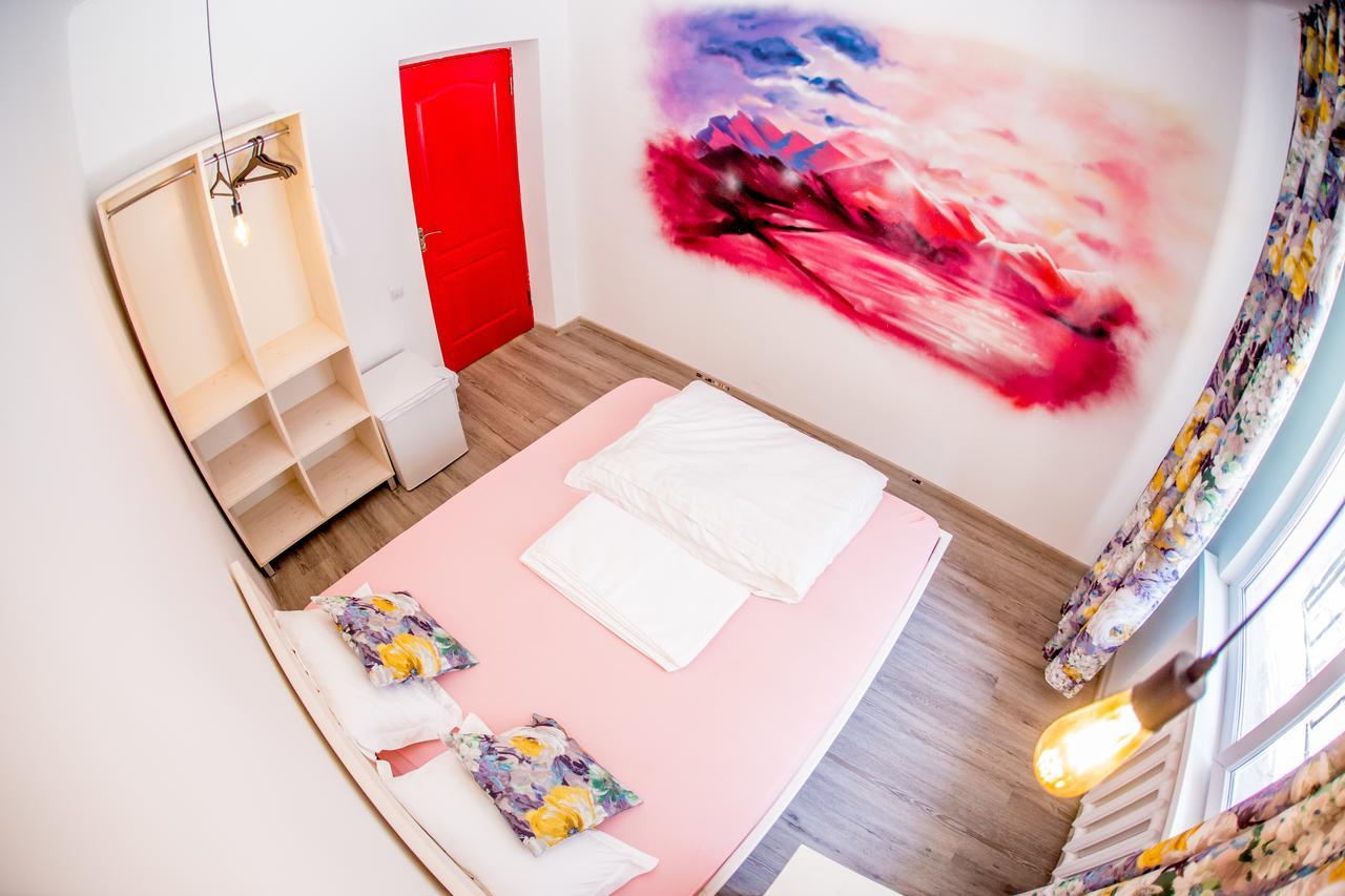 West Point Soul Hostel อัลมาตี ภายนอก รูปภาพ