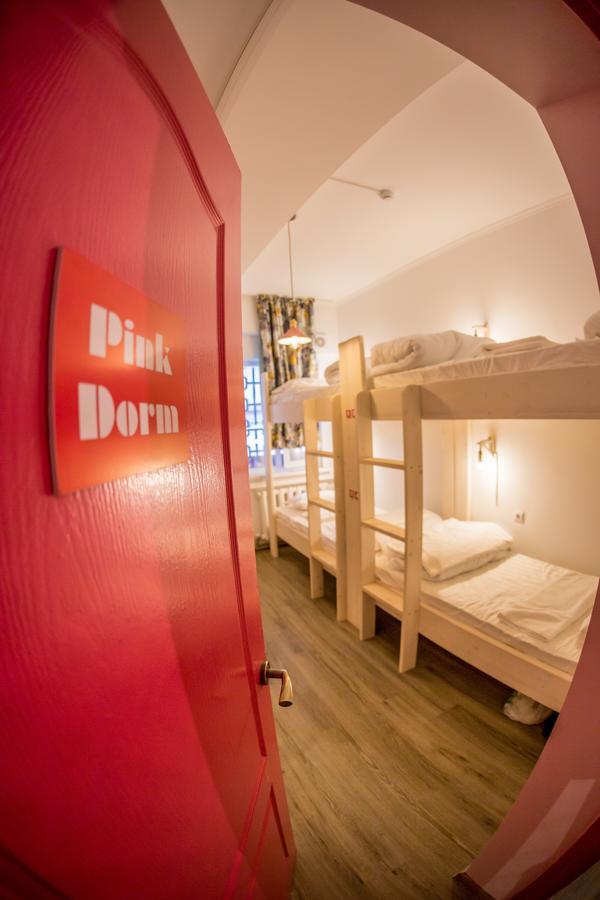 West Point Soul Hostel อัลมาตี ภายนอก รูปภาพ