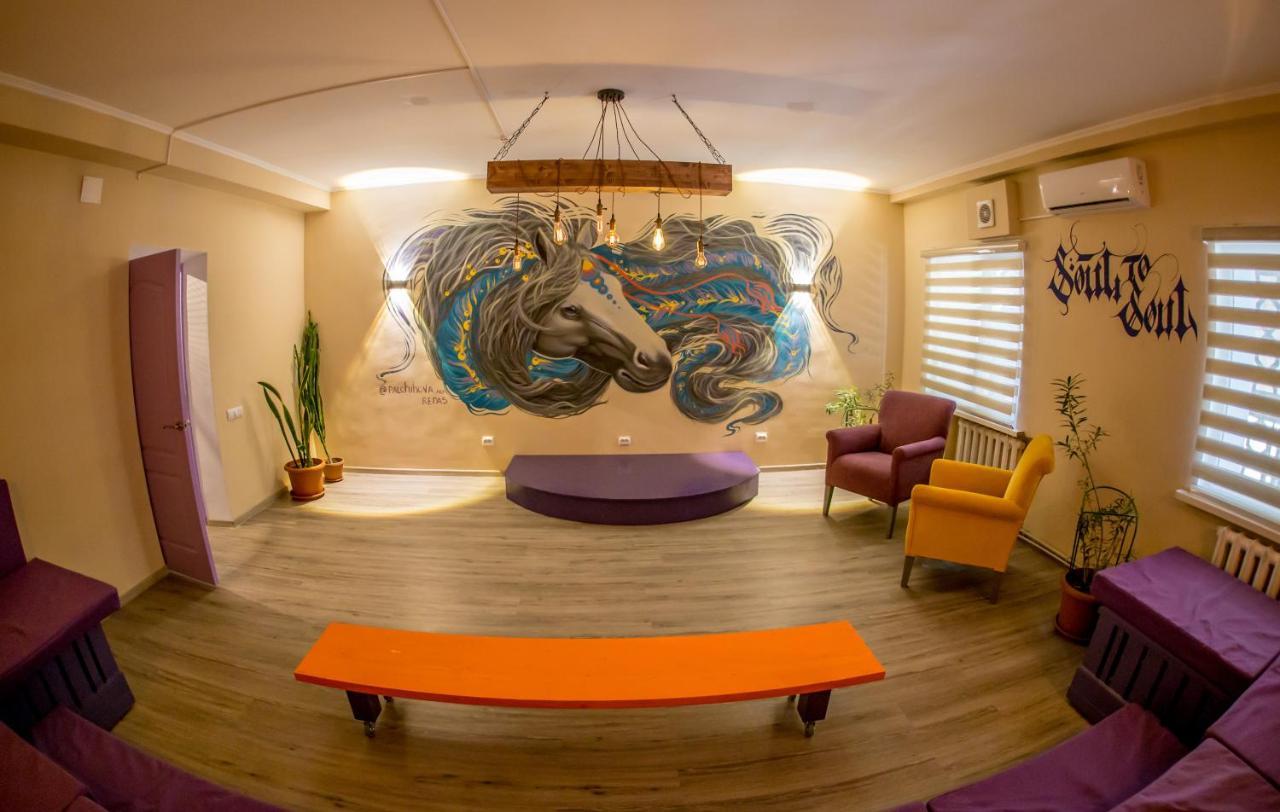 West Point Soul Hostel อัลมาตี ภายนอก รูปภาพ